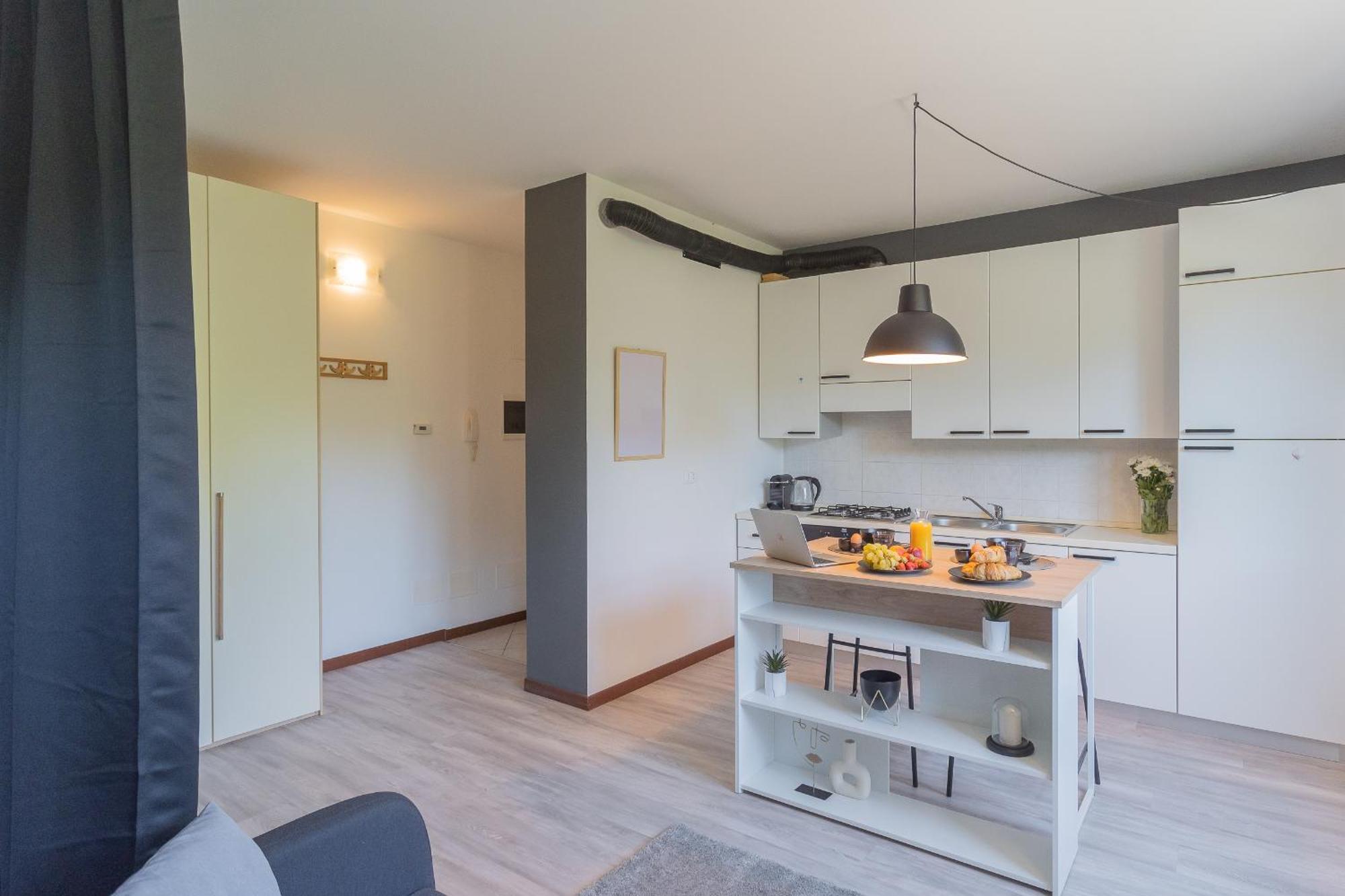 Black Loft Como By Rent All Como Buitenkant foto