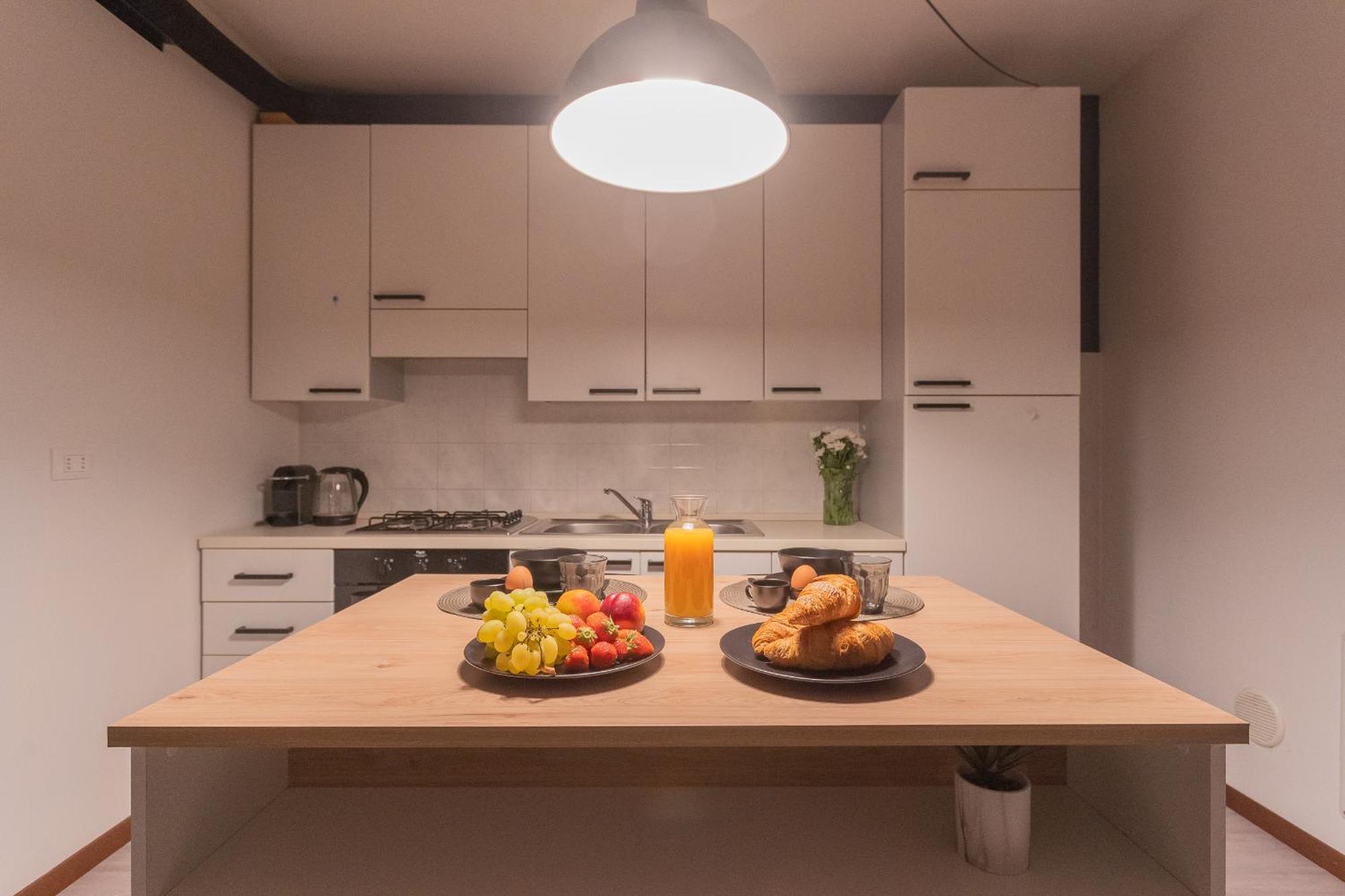 Black Loft Como By Rent All Como Buitenkant foto