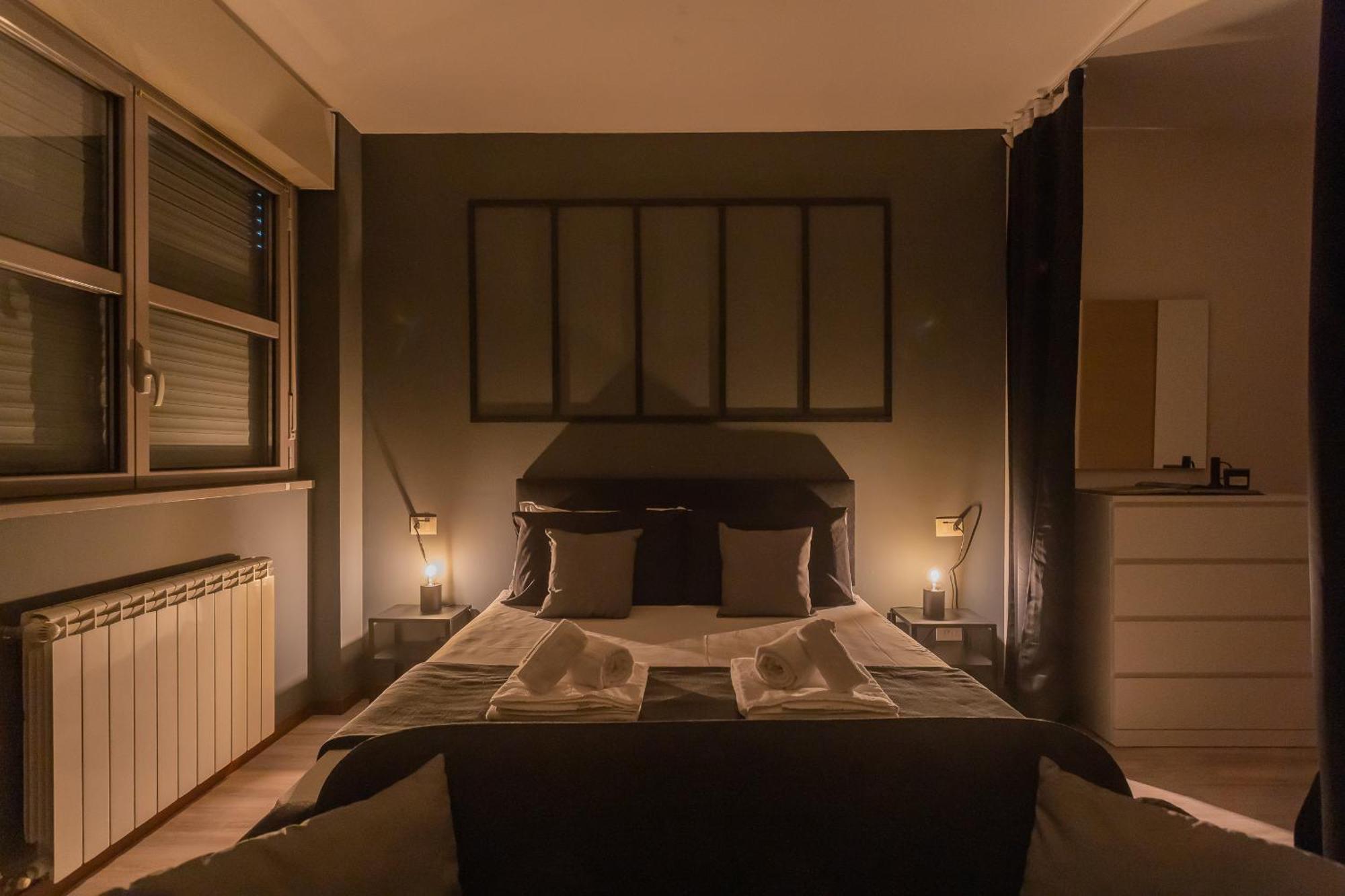 Black Loft Como By Rent All Como Buitenkant foto