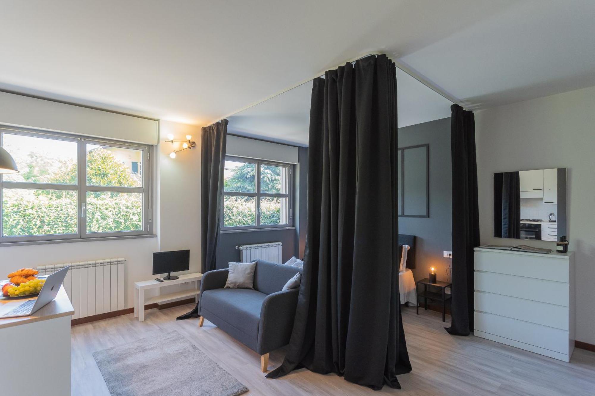 Black Loft Como By Rent All Como Buitenkant foto
