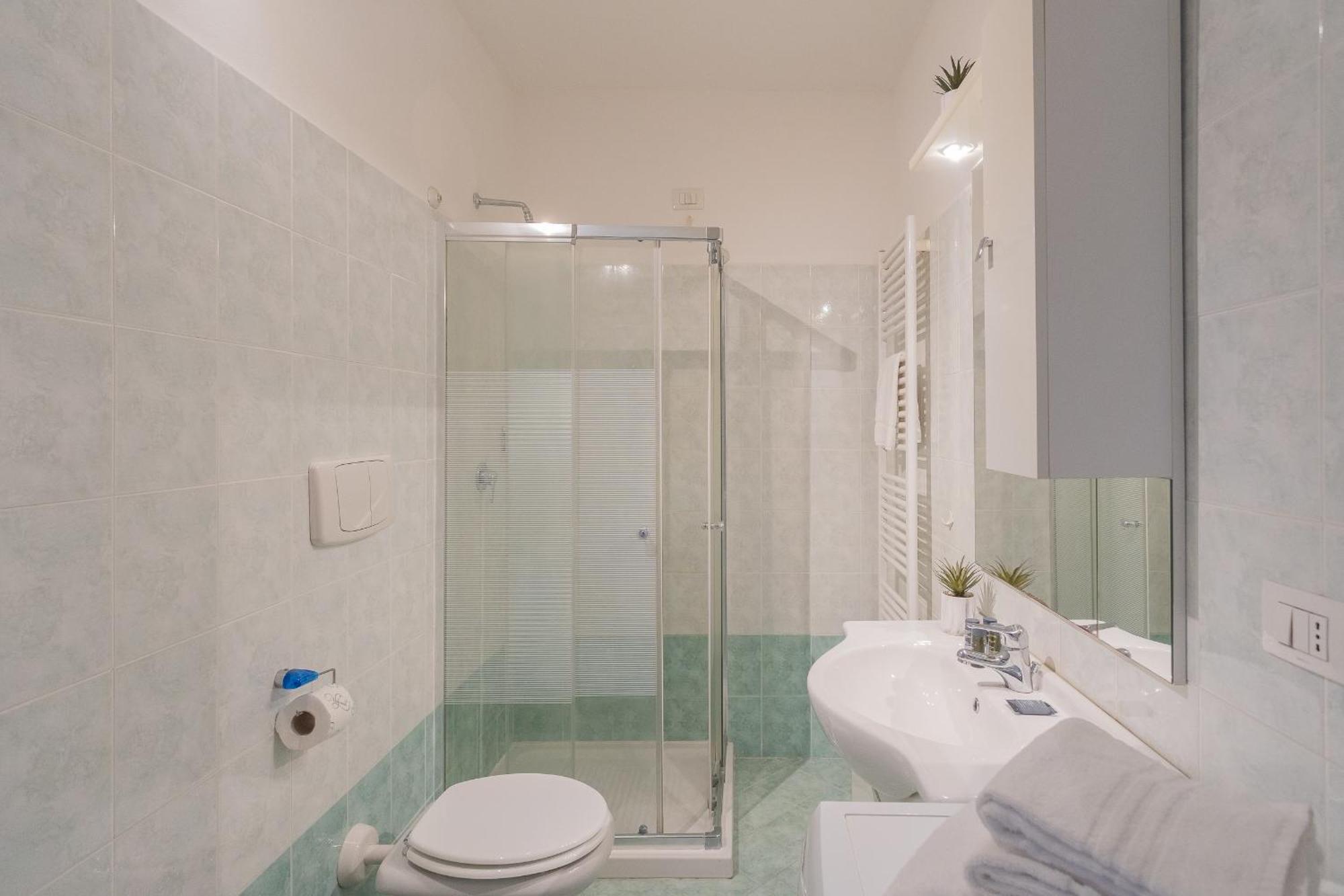 Black Loft Como By Rent All Como Buitenkant foto
