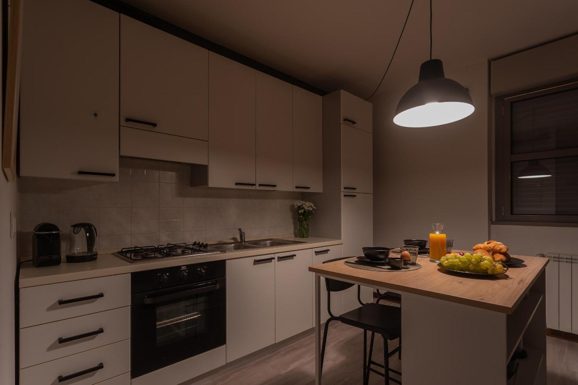 Black Loft Como By Rent All Como Buitenkant foto