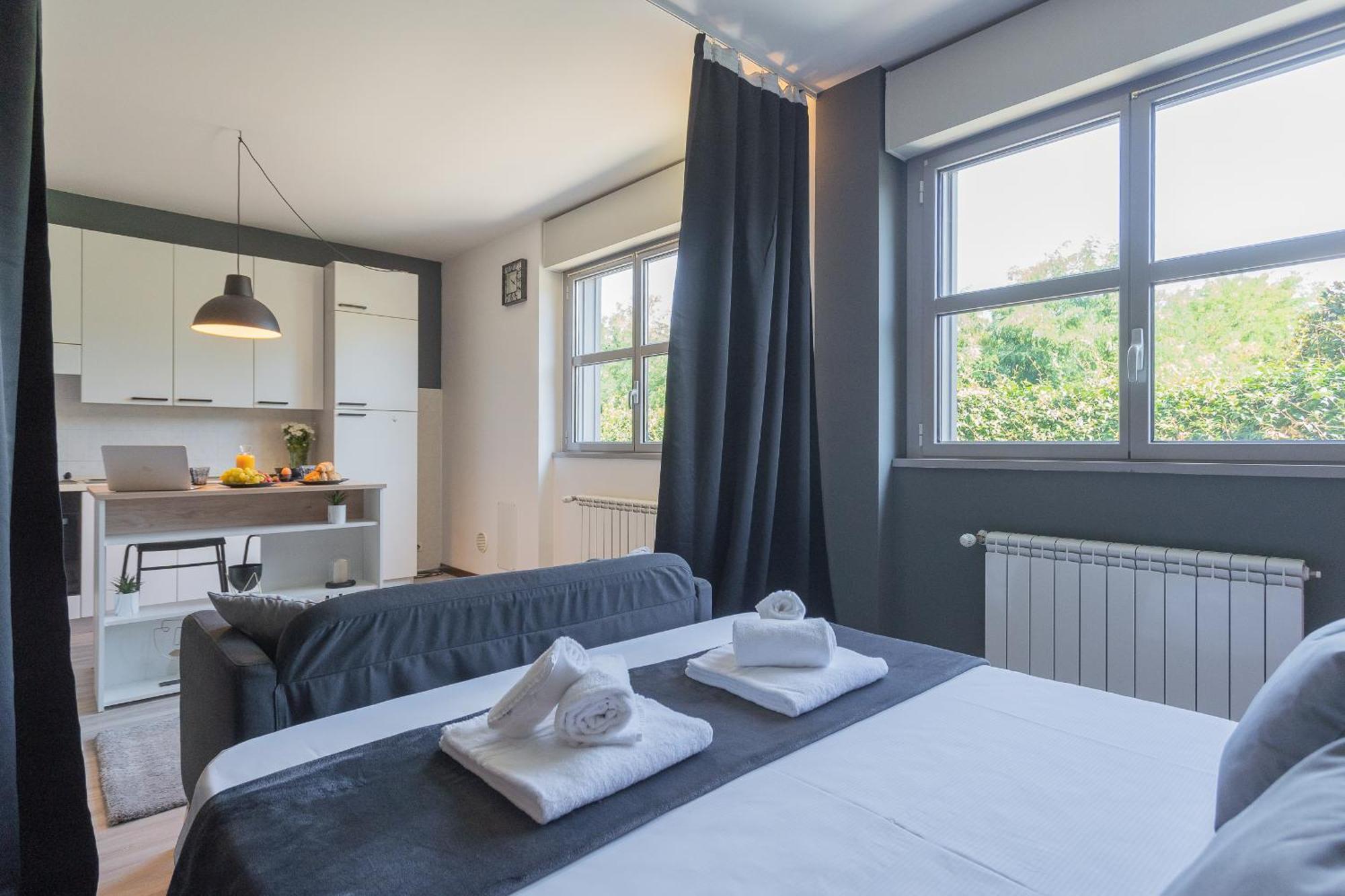 Black Loft Como By Rent All Como Buitenkant foto